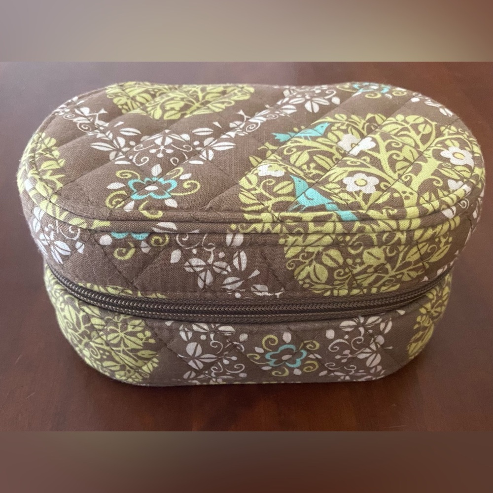 Vera Bradley Travel Jewelry Case, hard-sided. Pattern: Sittin’ in a Tree. EUC.
